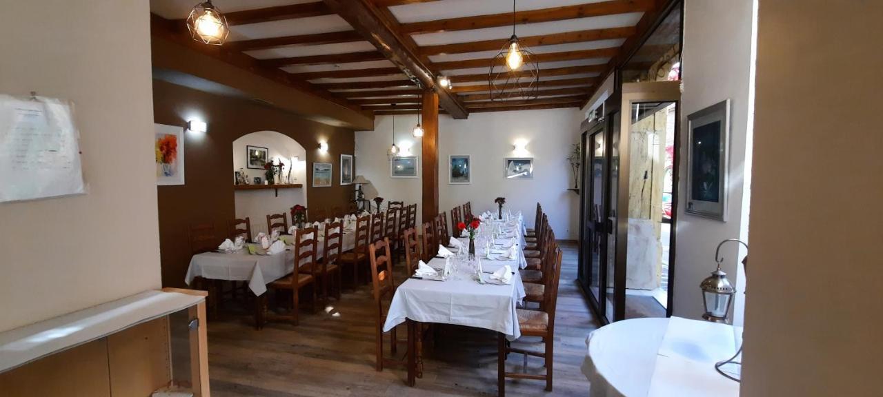 Hôtel Restaurant Le Saint Clément Extérieur photo